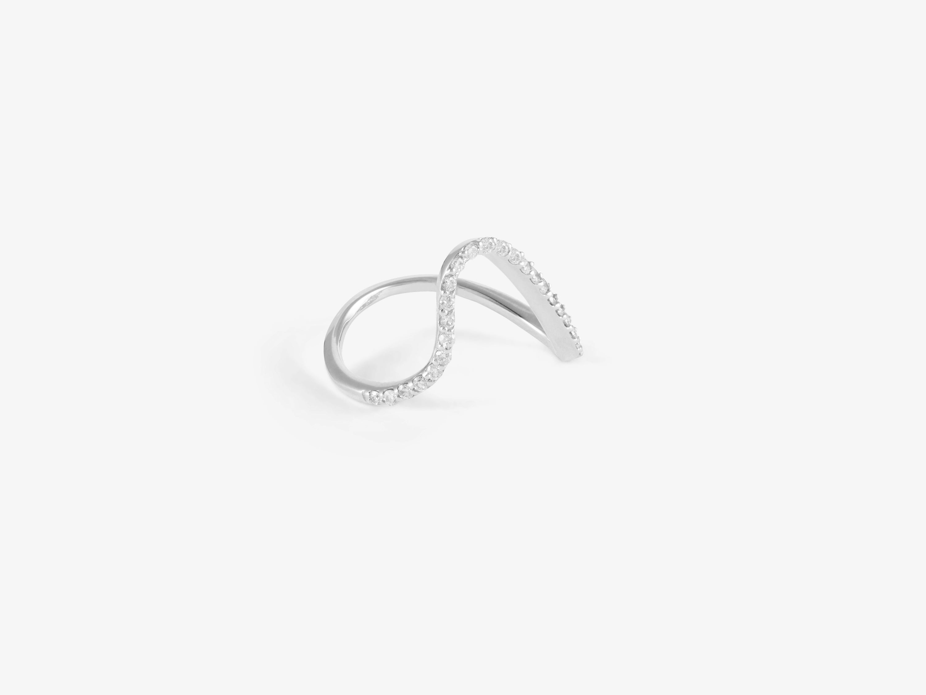 Single Curved Band Ring with Diamond Pavé